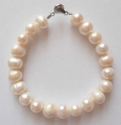 Náramek z mořských perel bílý 21 cm