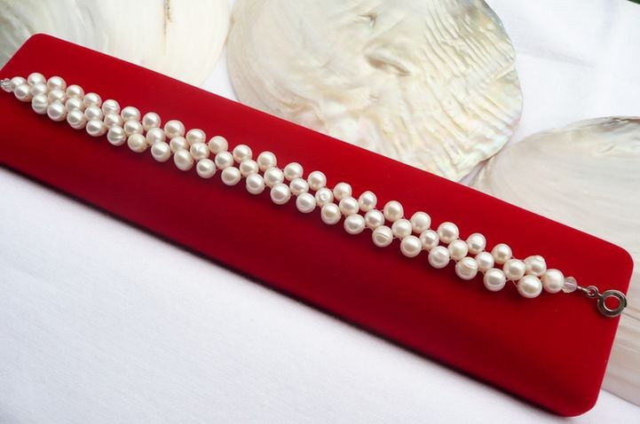 Náramek z mořských perel bílý třířadý 19 cm